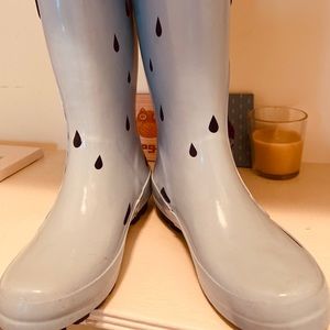 Rain boots